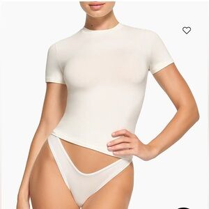 NWT SKIMS Cotton Jersey T-Shirt in size Small color Marble